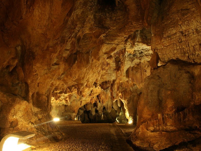 Natural grottos and other hidden gems of the Roman Countryside - Nature and Landscapes of Italy